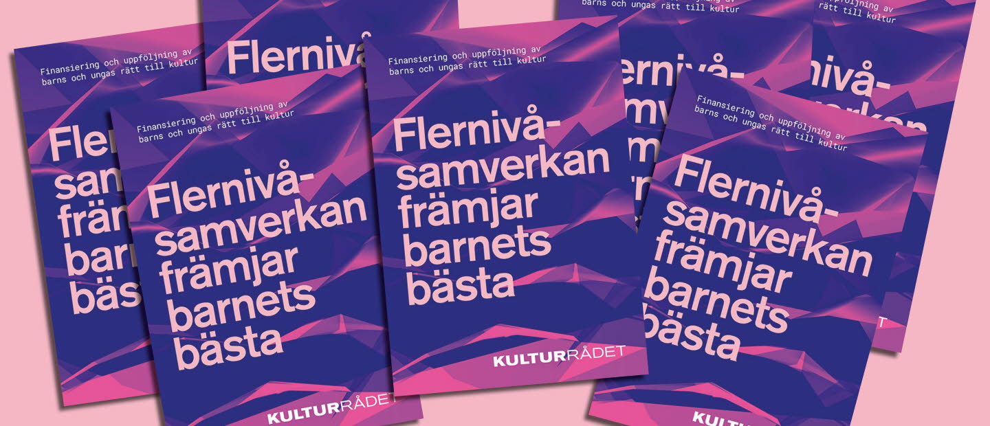 Rapporten Flernivåsamverkan främjar barns bästa mot en rosa bakgrund.
