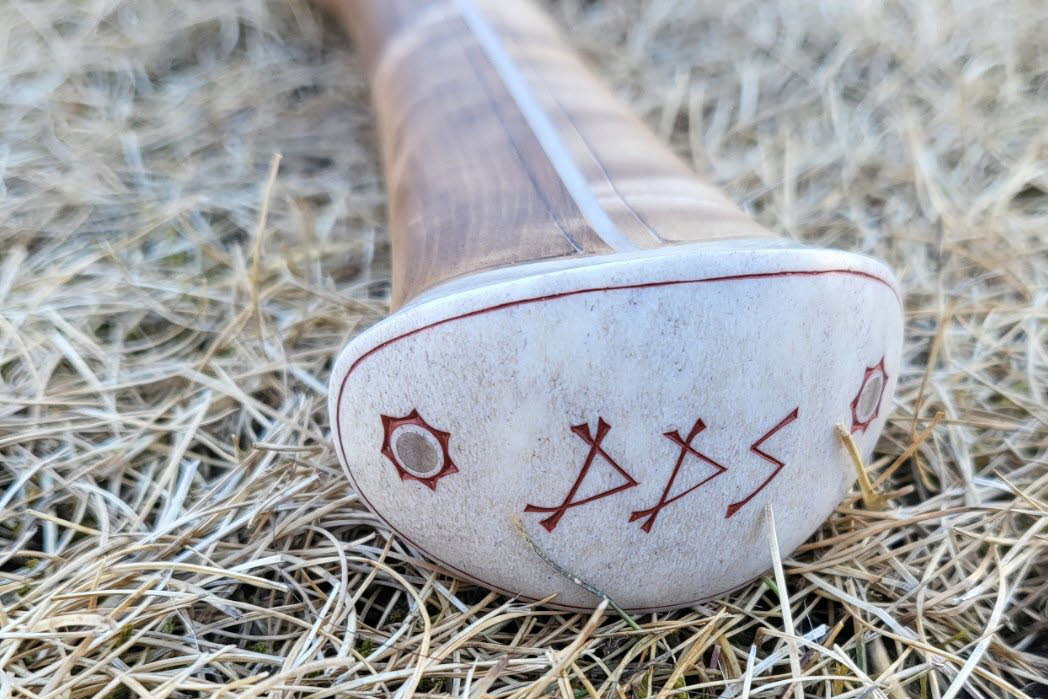 Snidat handtag i horn. Foto: Duojárild dáiddáriid searvi.