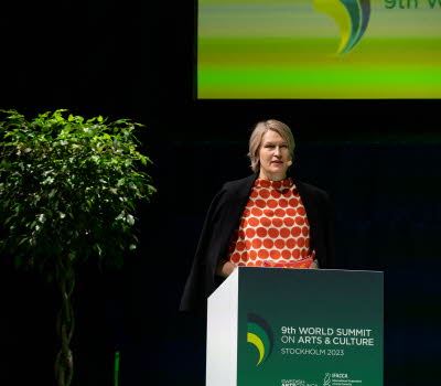 Kajsa Ravin pratar på World Summit
