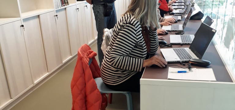Datakurs för seniorer i Älvdalen. Foto: Annelie Hårdén. 