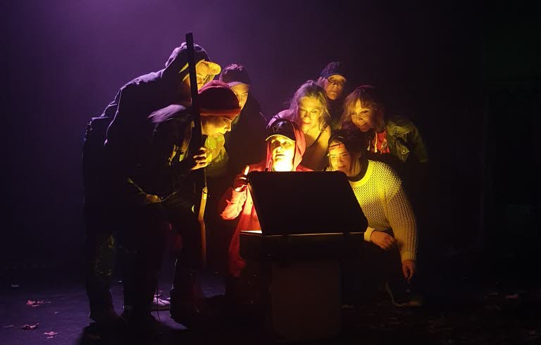 Unga läser tillsammans