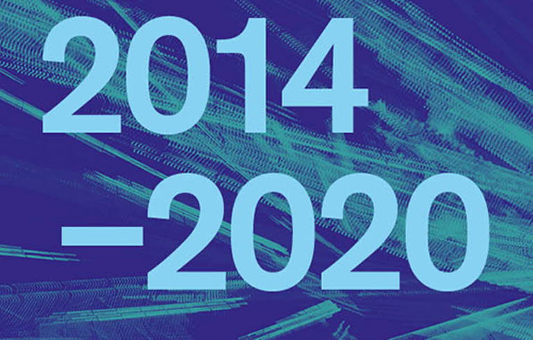 Geometriskt mönster i blå nyanser och texten Svensk medverkan i EU-programmet Kreativa Europa 2014–2020.