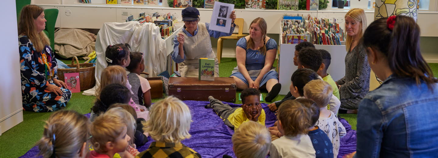 Väck boken 2023. Foto Olle Melkerhed