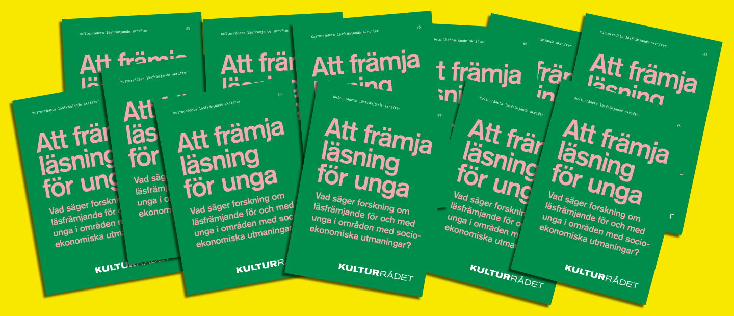 Massor av exemplar av rapporten Att främja läsning för unga.