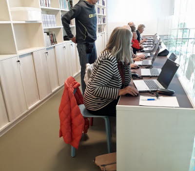 Datakurs för seniorer i Älvdalen. Foto: Annelie Hårdén. 