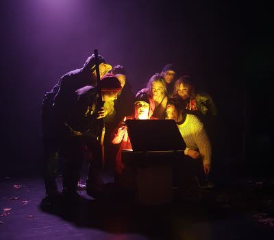 Unga läser tillsammans