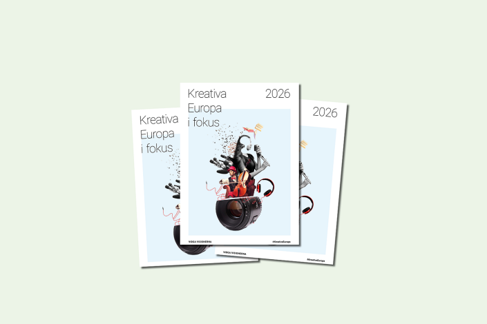 Omslagsbild, collage med en kvinna som sjunger, en man som spelar kontrabas och inslag som en kameralins, hörlurar och böcker.