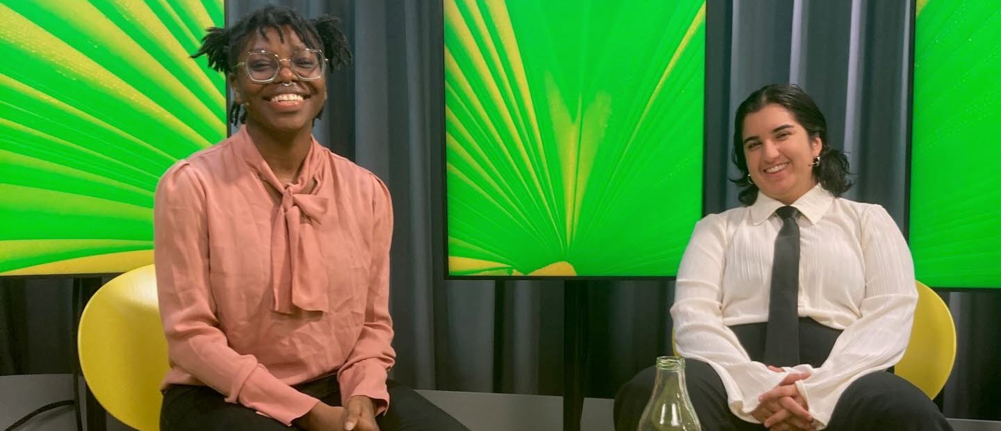 Kayo Mpoyi och Nioosha Shams i samtal.